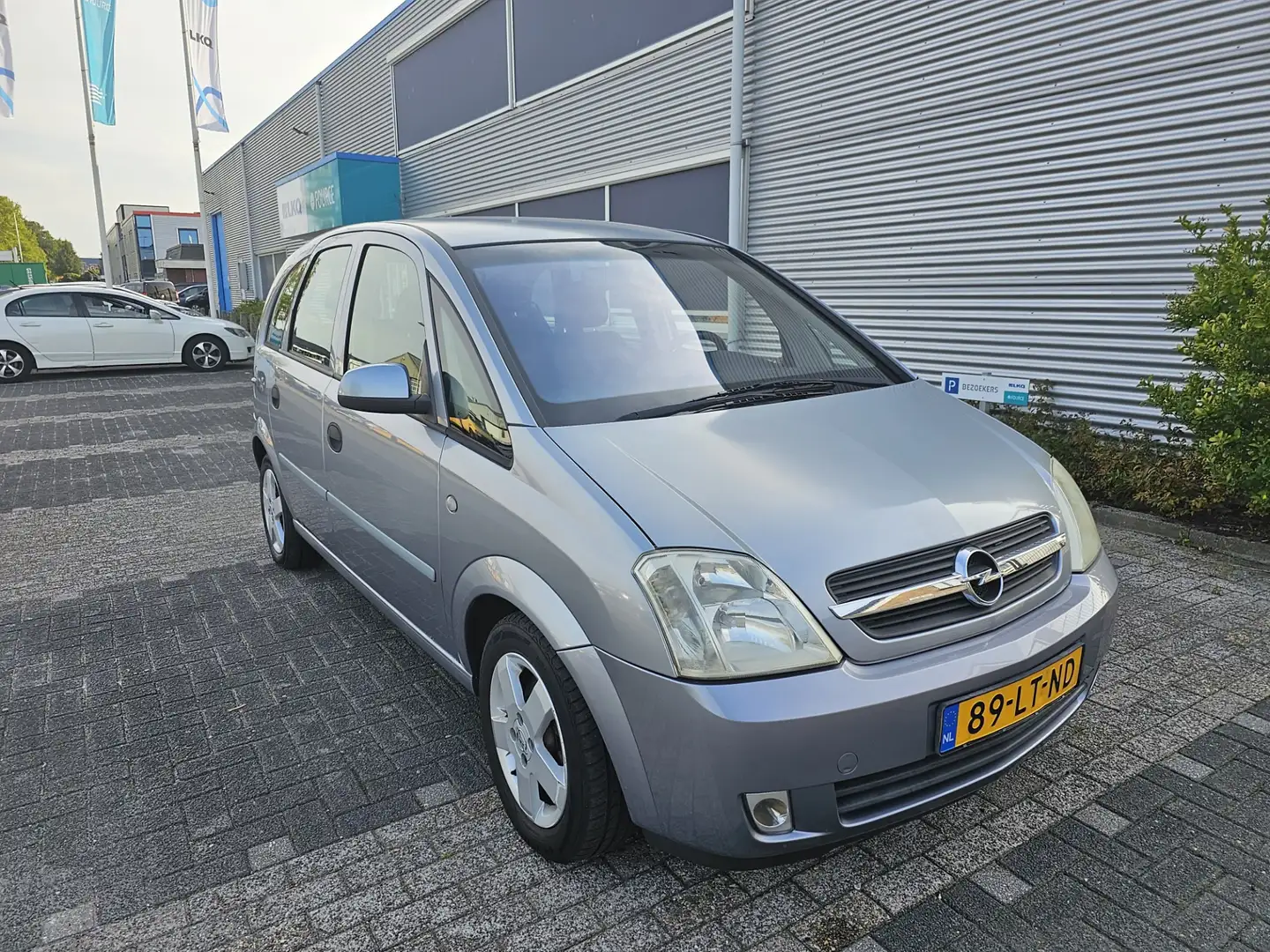 Opel Meriva 1.6-16V Enjoy Airco Bj:2003 NAP! Grijs - 2