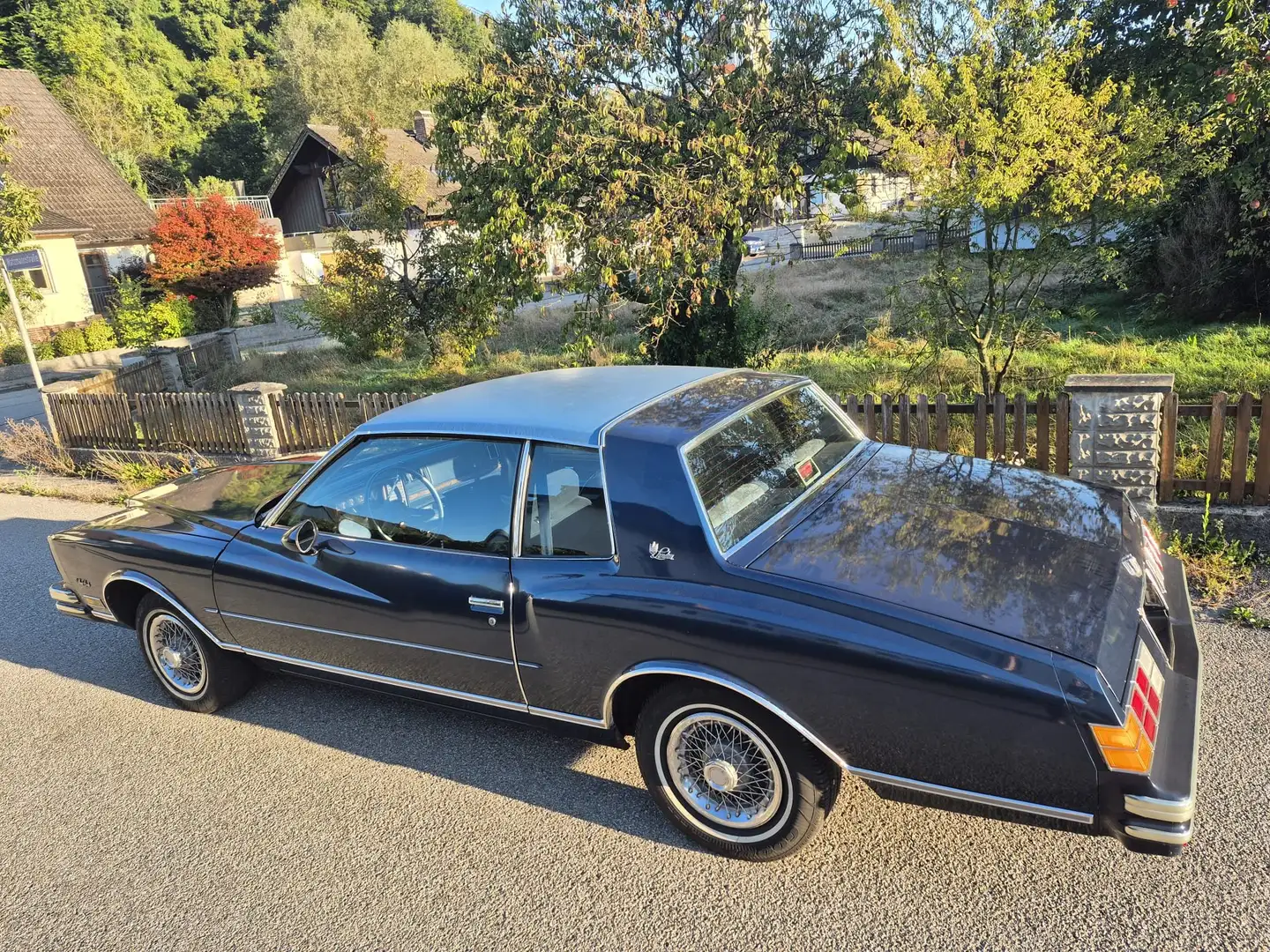 Chevrolet Monte Carlo Landau Coupé Blau - 2