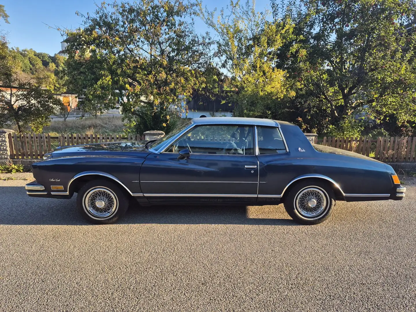 Chevrolet Monte Carlo Landau Coupé Blau - 1