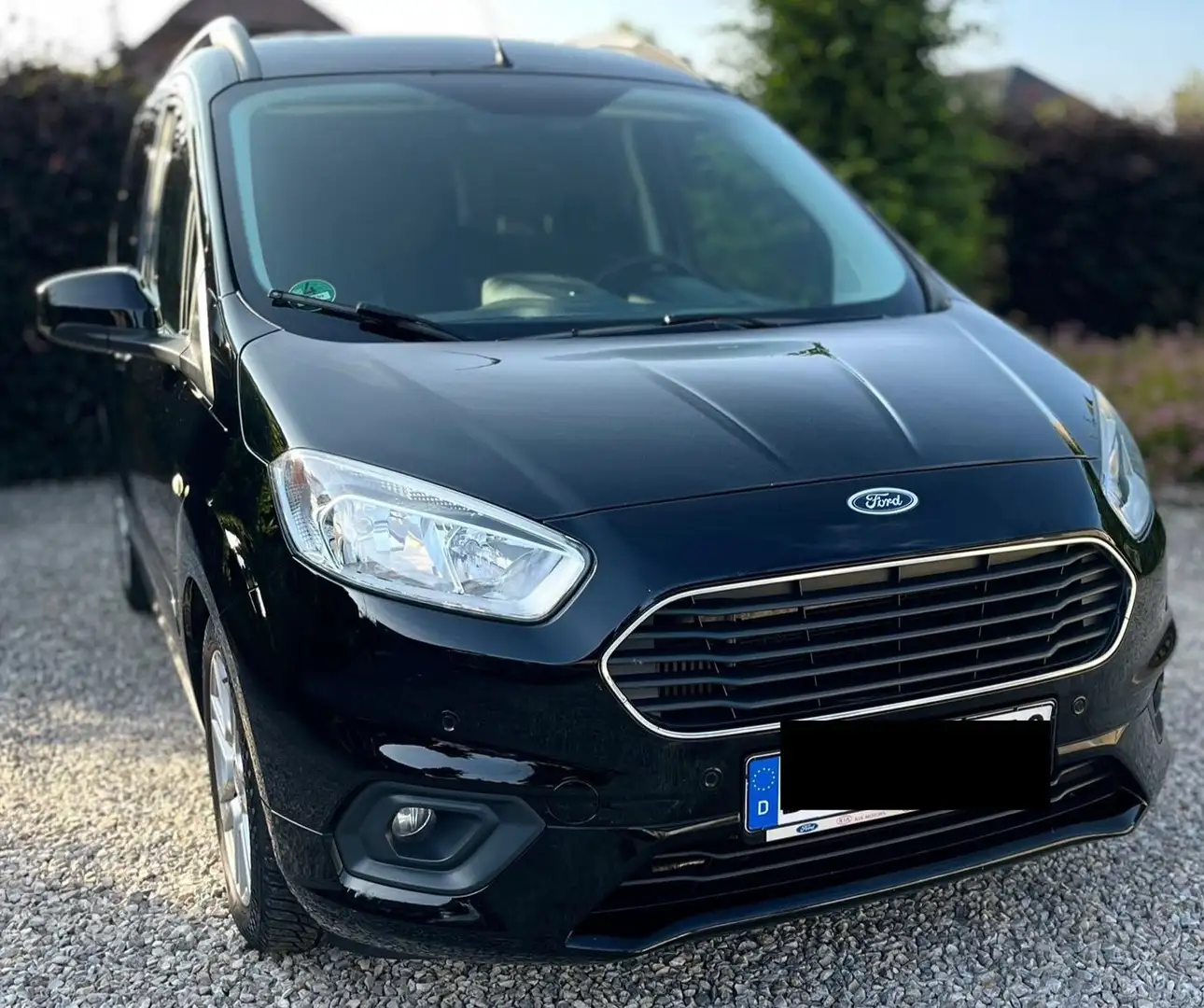 Ford Tourneo Courier Tourneo Courier 1.0 EcoBoost Titanium Schwarz - 2