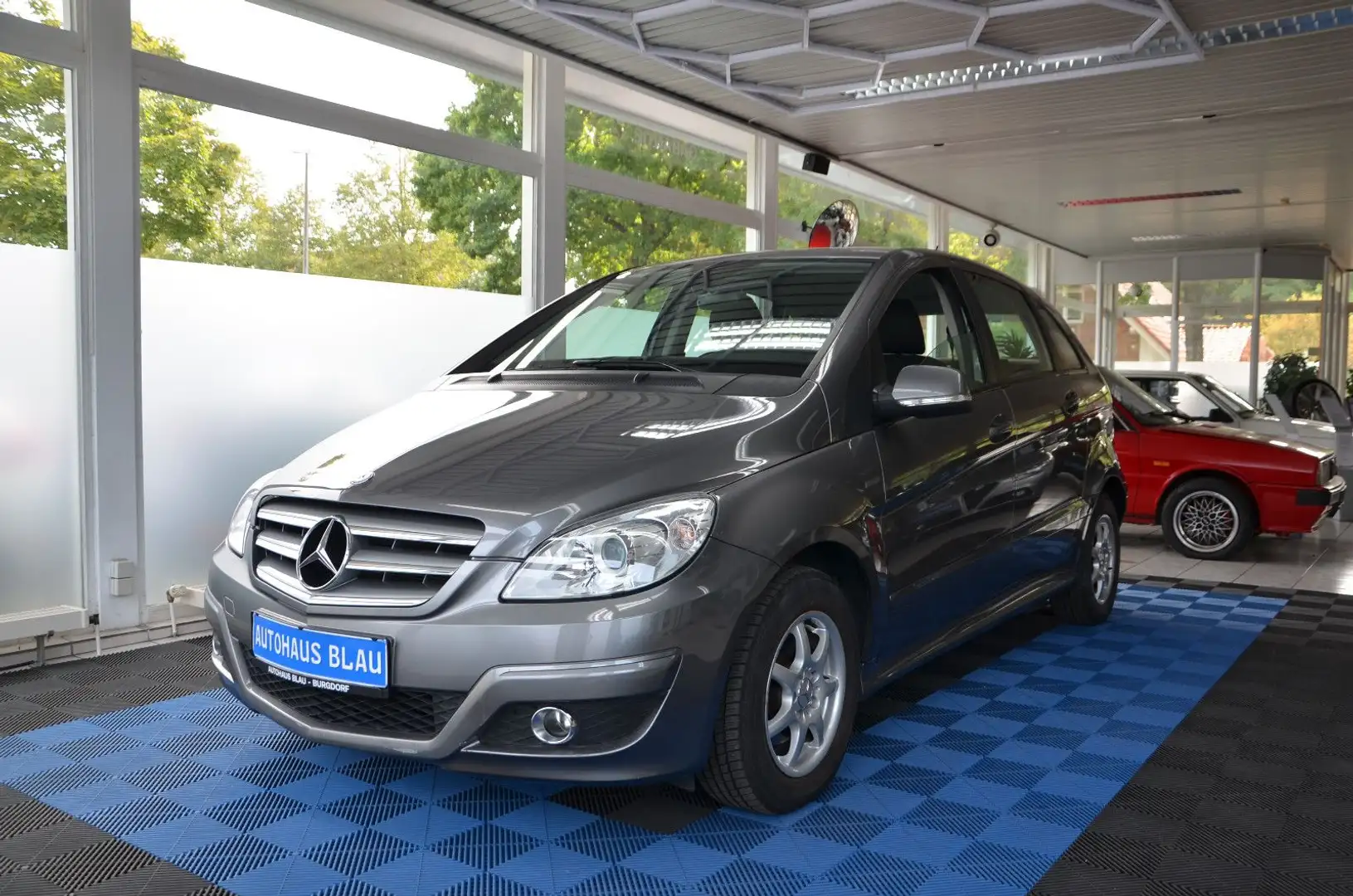 Mercedes-Benz B 170 *NAVI*SITZHZG*ALLWETTER*2.HAND* Gris - 1