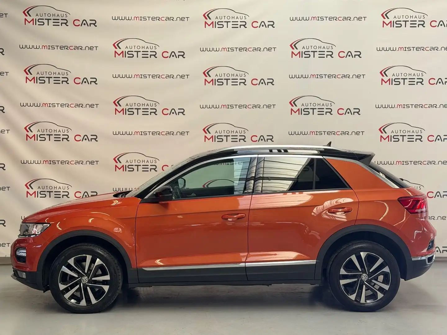 Volkswagen T-Roc United DSG VIRTUAL/ACC/LED/AHK/KAM/SPUR/17 Orange - 2