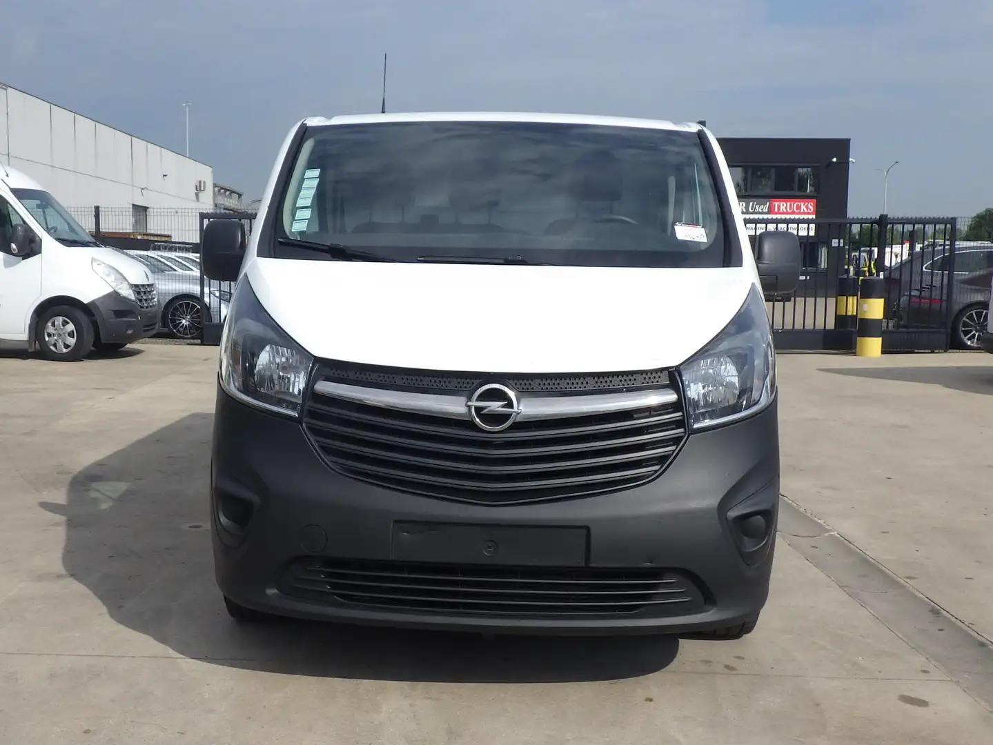 Opel Vivaro (Stock ID 31497) Blanc - 2