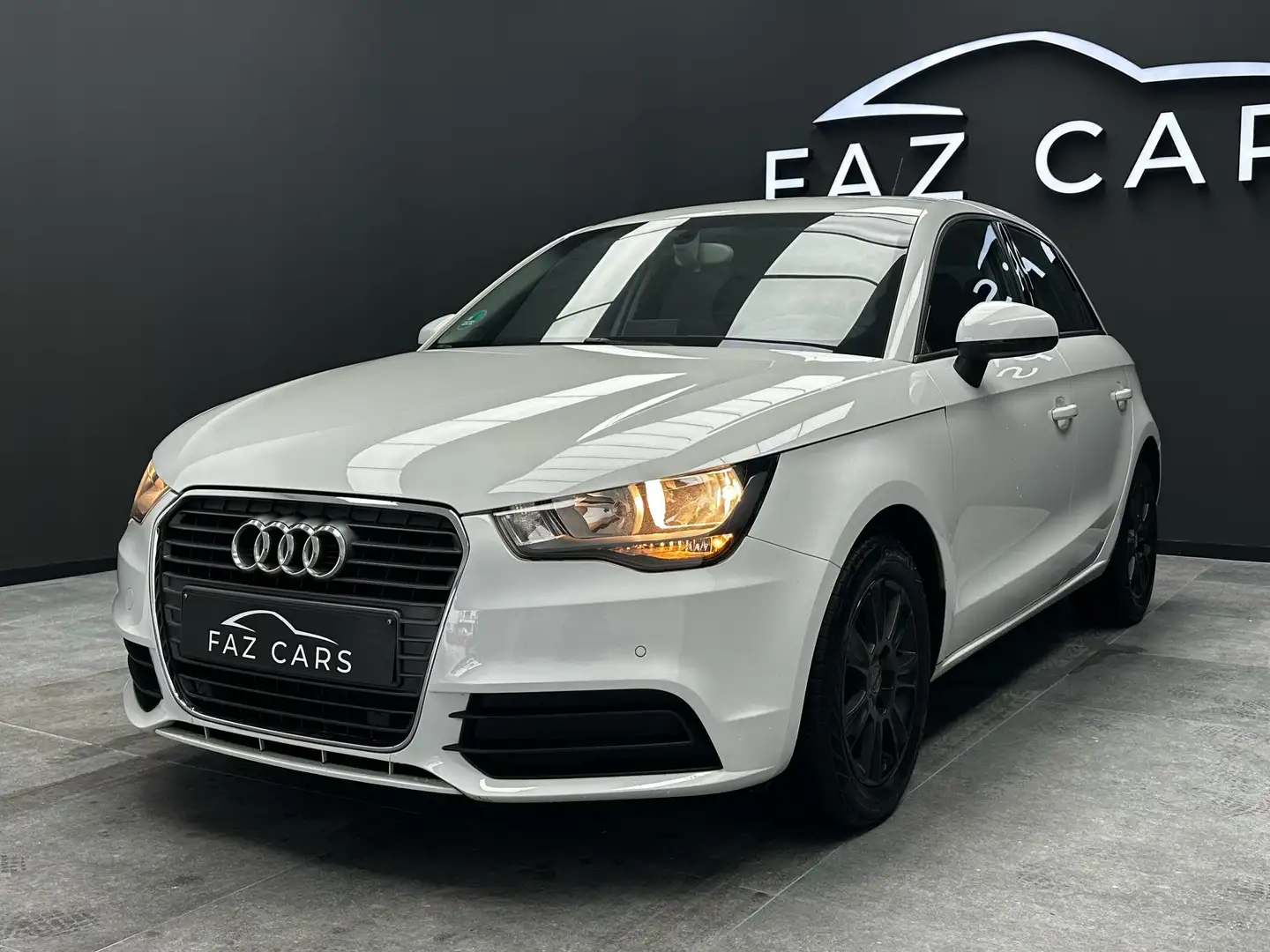Audi A1 Sportback 1.2 TFSI * CLIM + JANTES + GARANTIE * Blanc - 2