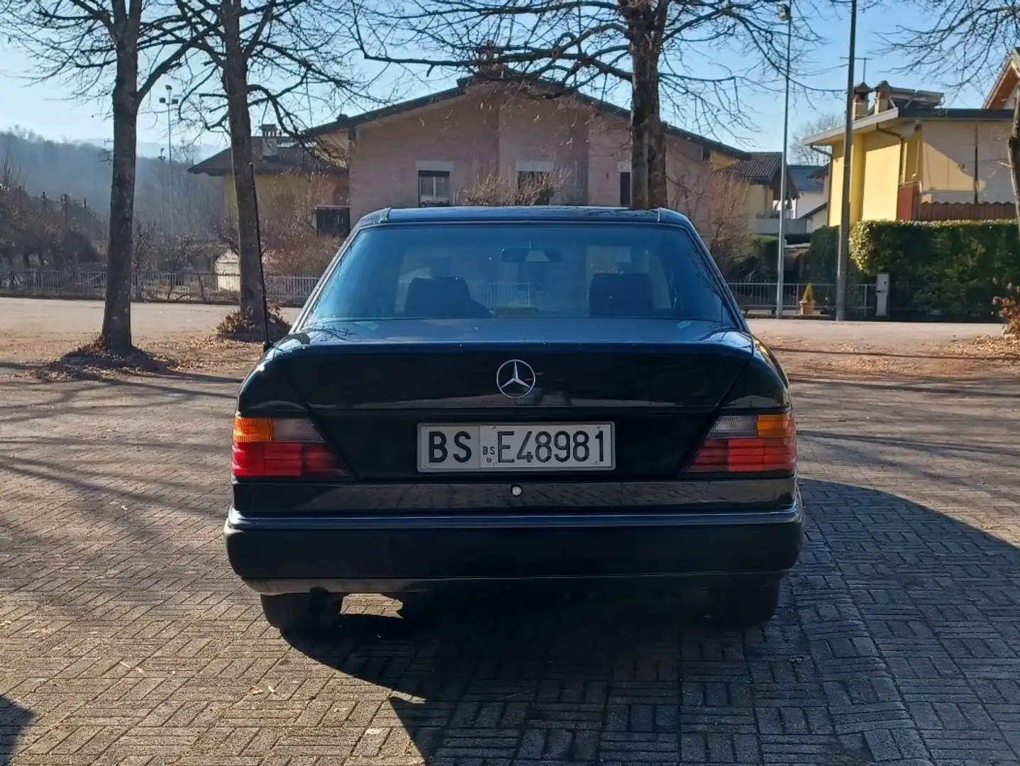 Mercedes-Benz E 250 (124) d Zwart - 2