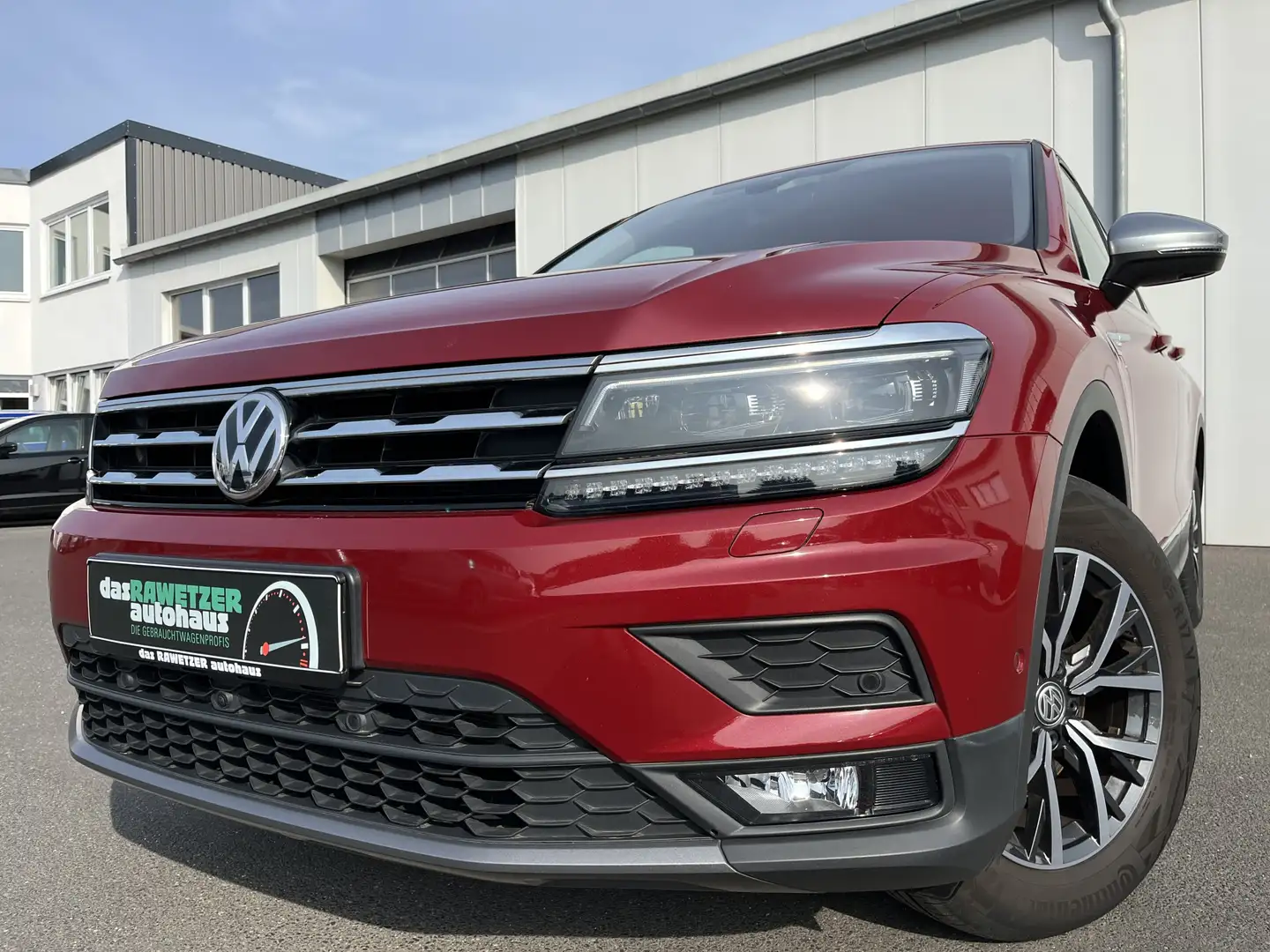 Volkswagen Tiguan Allspace 2.0 TDI DSG 4Motion Comfortline 188€ m. 20% Anza Roşu - 1