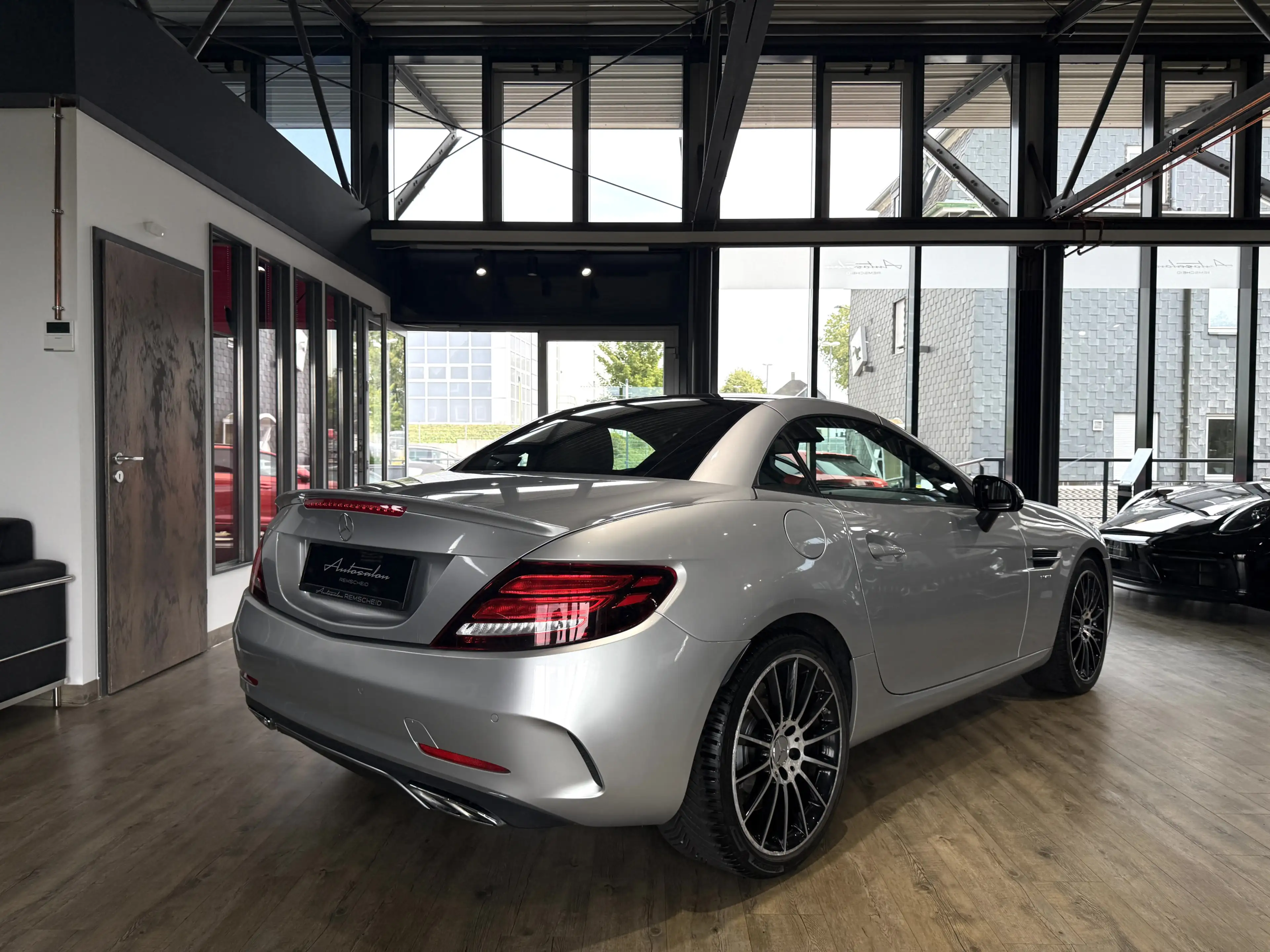 Mercedes-Benz SLC 43 AMG Roadster*PANO*LED*NAVI*KAMERA*DISTRON — photo 10