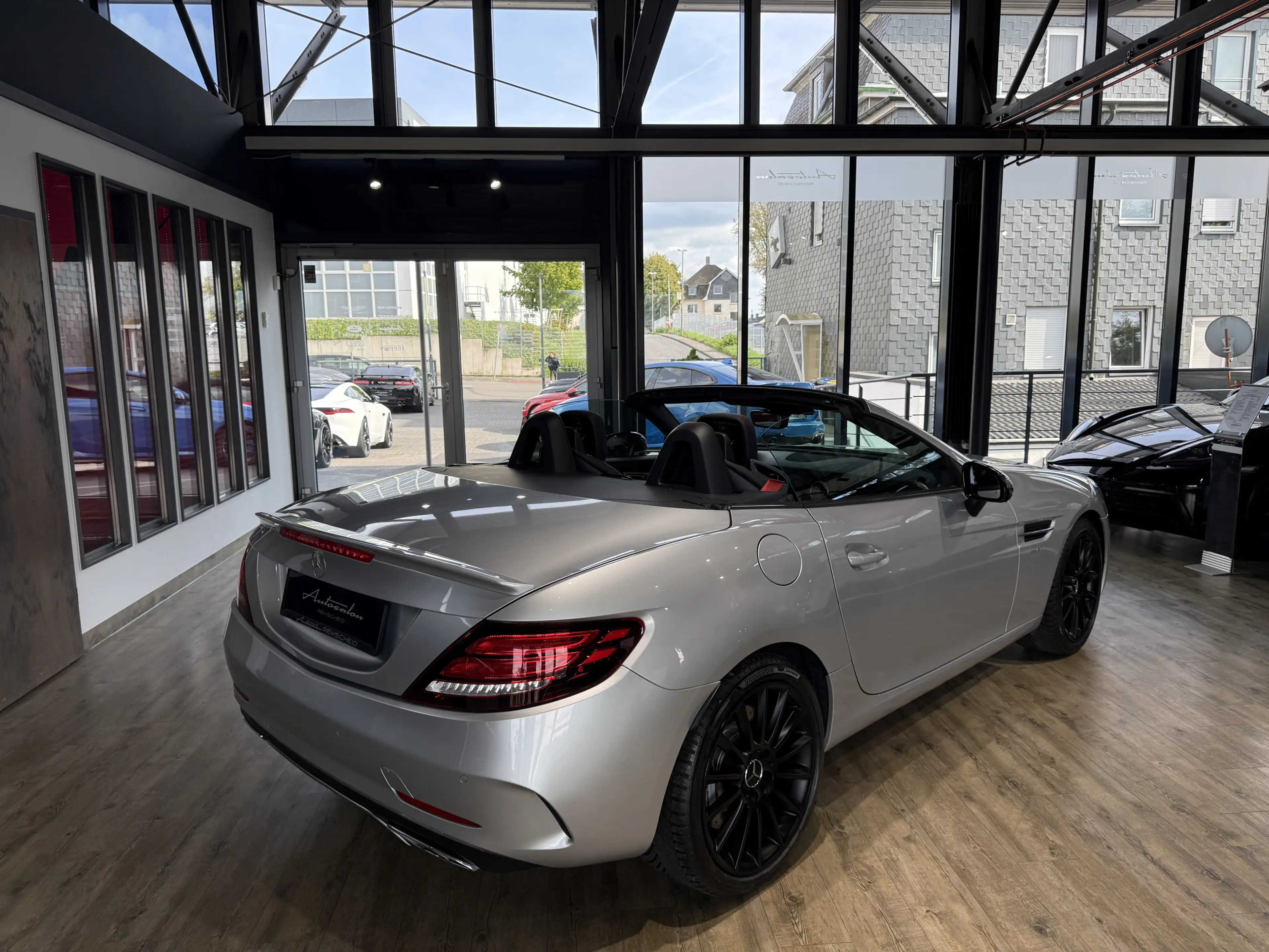 Mercedes-Benz SLC 43 AMG Roadster*PANO*LED*NAVI*KAMERA*DISTRON — photo 10