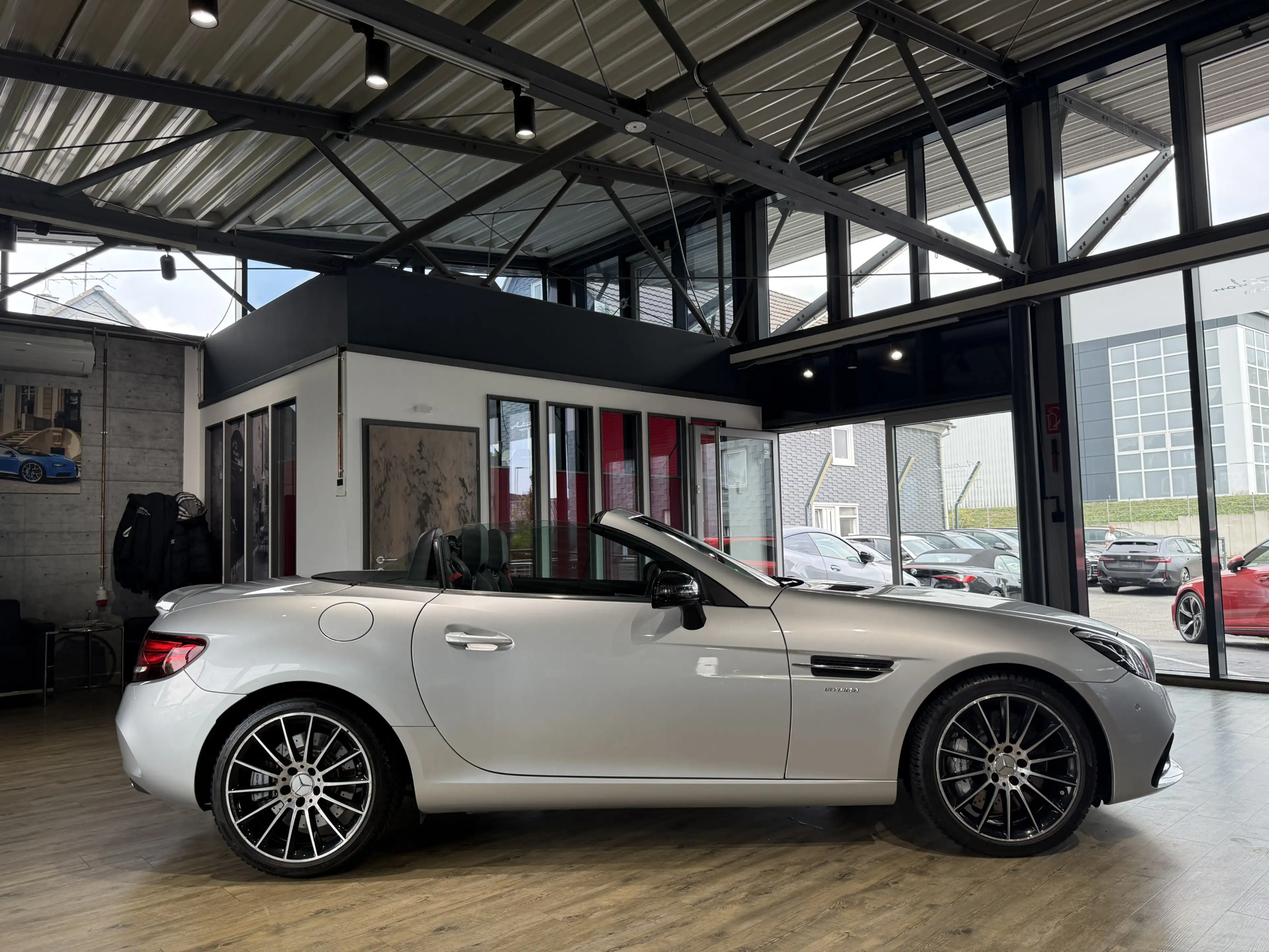 Mercedes-Benz SLC 43 AMG Roadster*PANO*LED*NAVI*KAMERA*DISTRON — photo 11