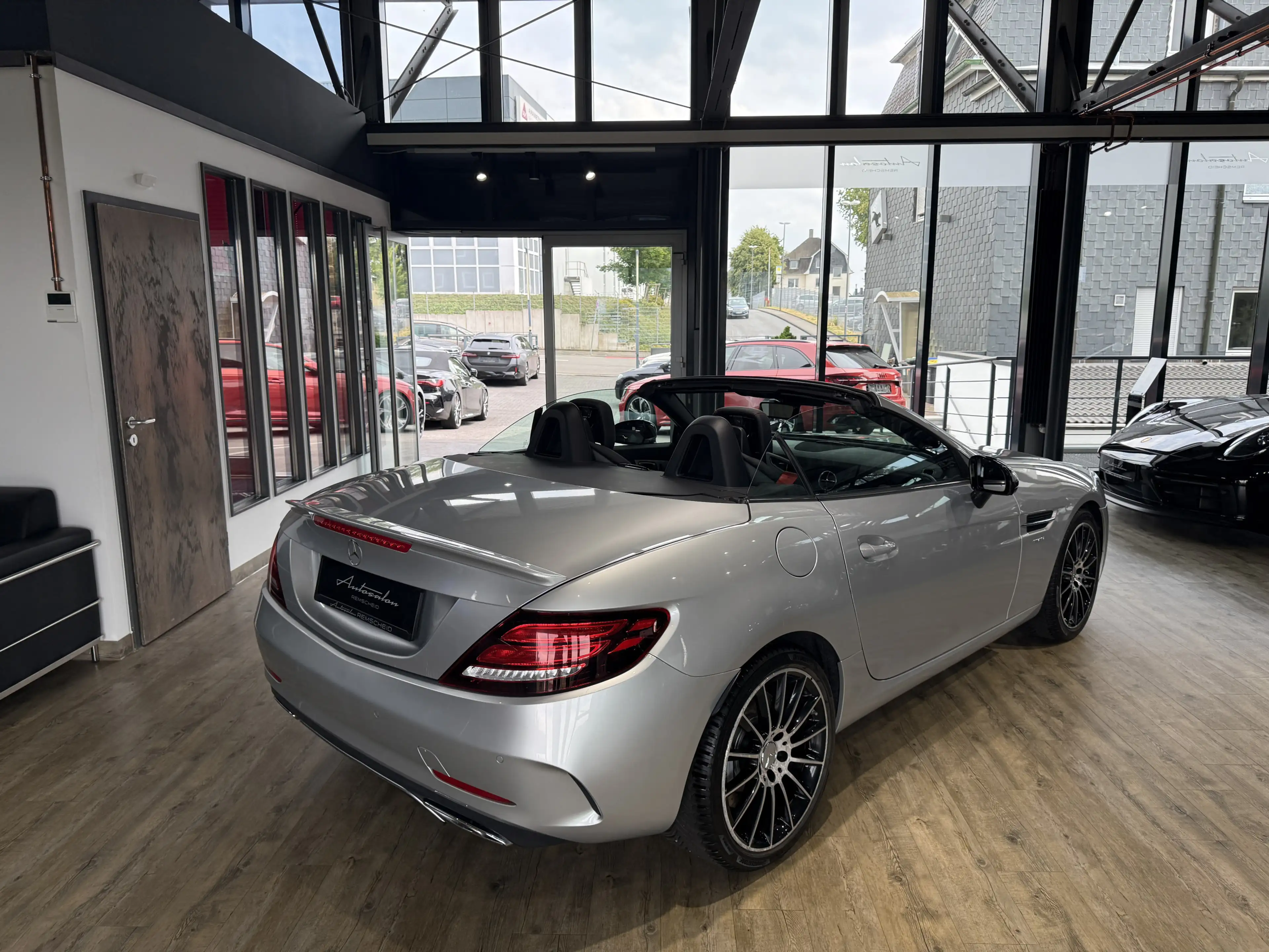 Mercedes-Benz SLC 43 AMG Roadster*PANO*LED*NAVI*KAMERA*DISTRON — photo 9