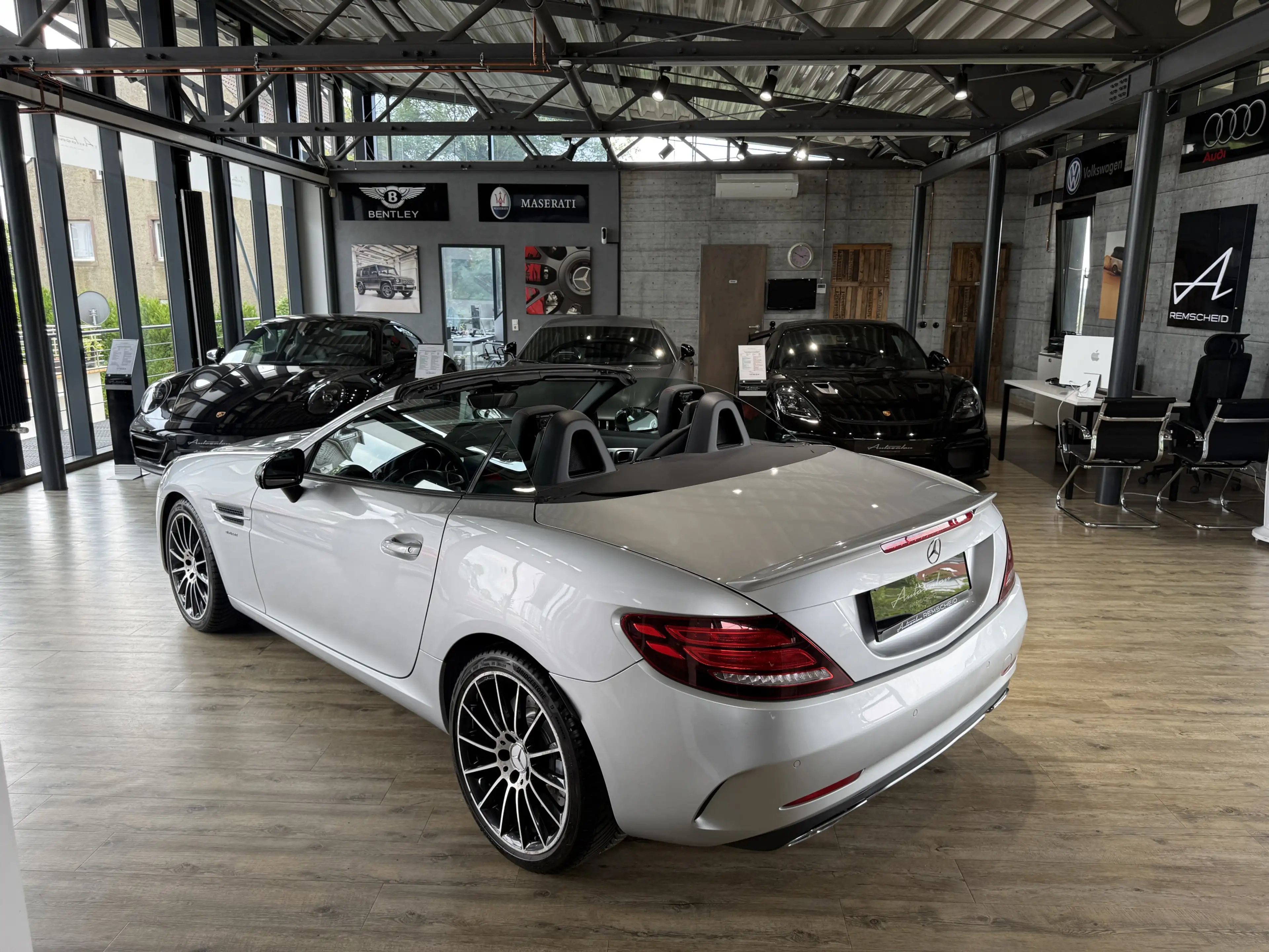Mercedes-Benz SLC 43 AMG Roadster*PANO*LED*NAVI*KAMERA*DISTRON — photo 7
