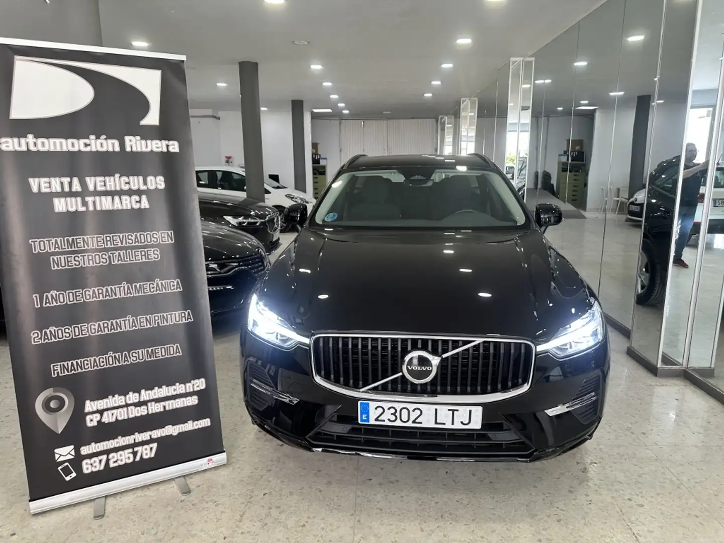 Volvo XC60 B4 Momentum Pro AWD Aut. Negro - 1