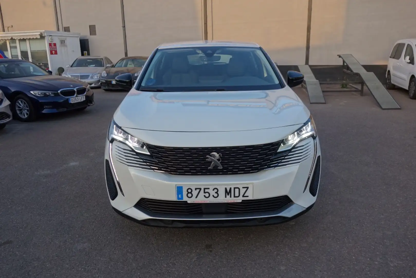 Peugeot 3008 HYB PHEV 225 Active Pack e-EAT8 Wit - 2