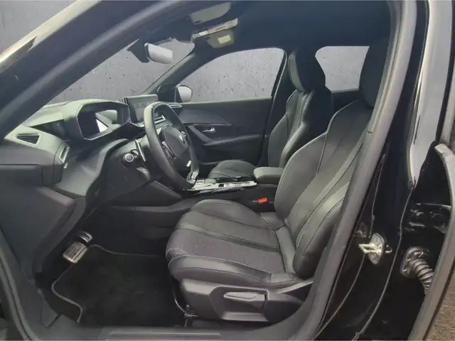 Peugeot 2008 view 9