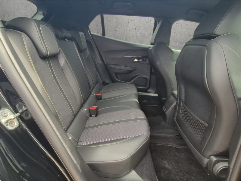Peugeot 2008 GT PureTech 130 EAT8 Navi 360 Kamera LED ACC Apple — photo 14
