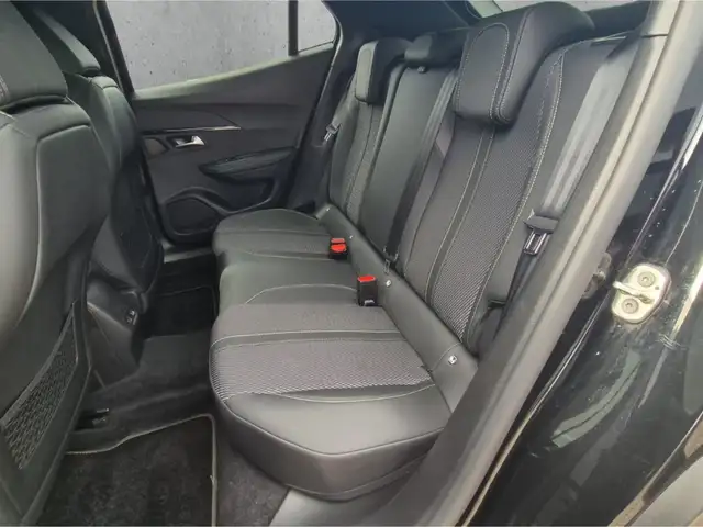 Peugeot 2008 view 8