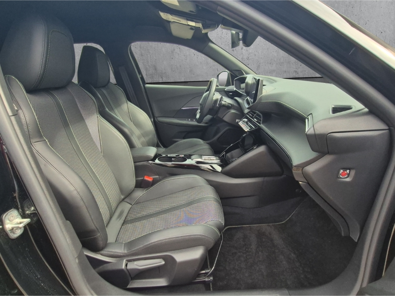 Peugeot 2008 GT PureTech 130 EAT8 Navi 360 Kamera LED ACC Apple — photo 13