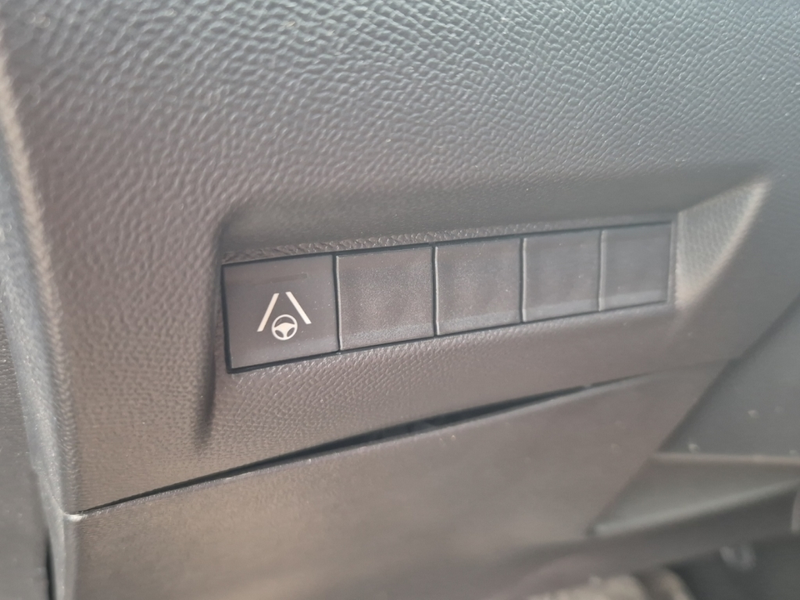 Peugeot 2008 GT PureTech 130 EAT8 Navi 360 Kamera LED ACC Apple — photo 19
