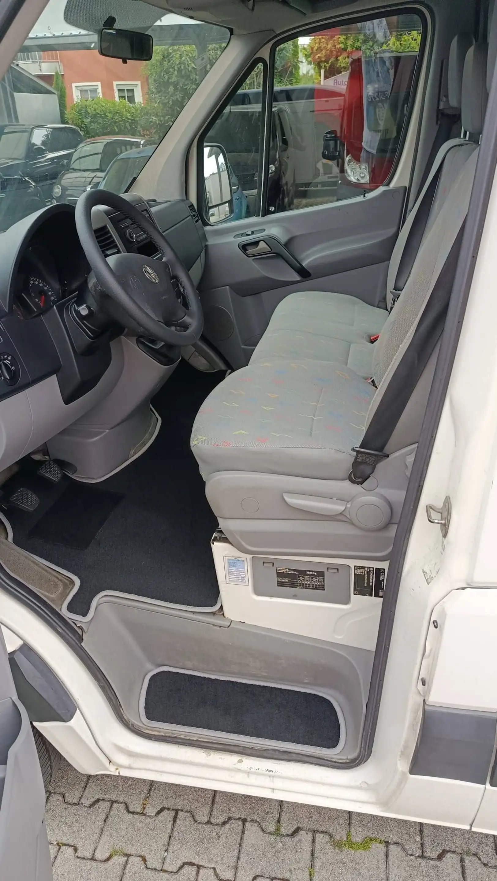 Volkswagen Crafter 35 L2H1 mittel 3 Sitze Klima Mwst TÜV 2028 — photo 9