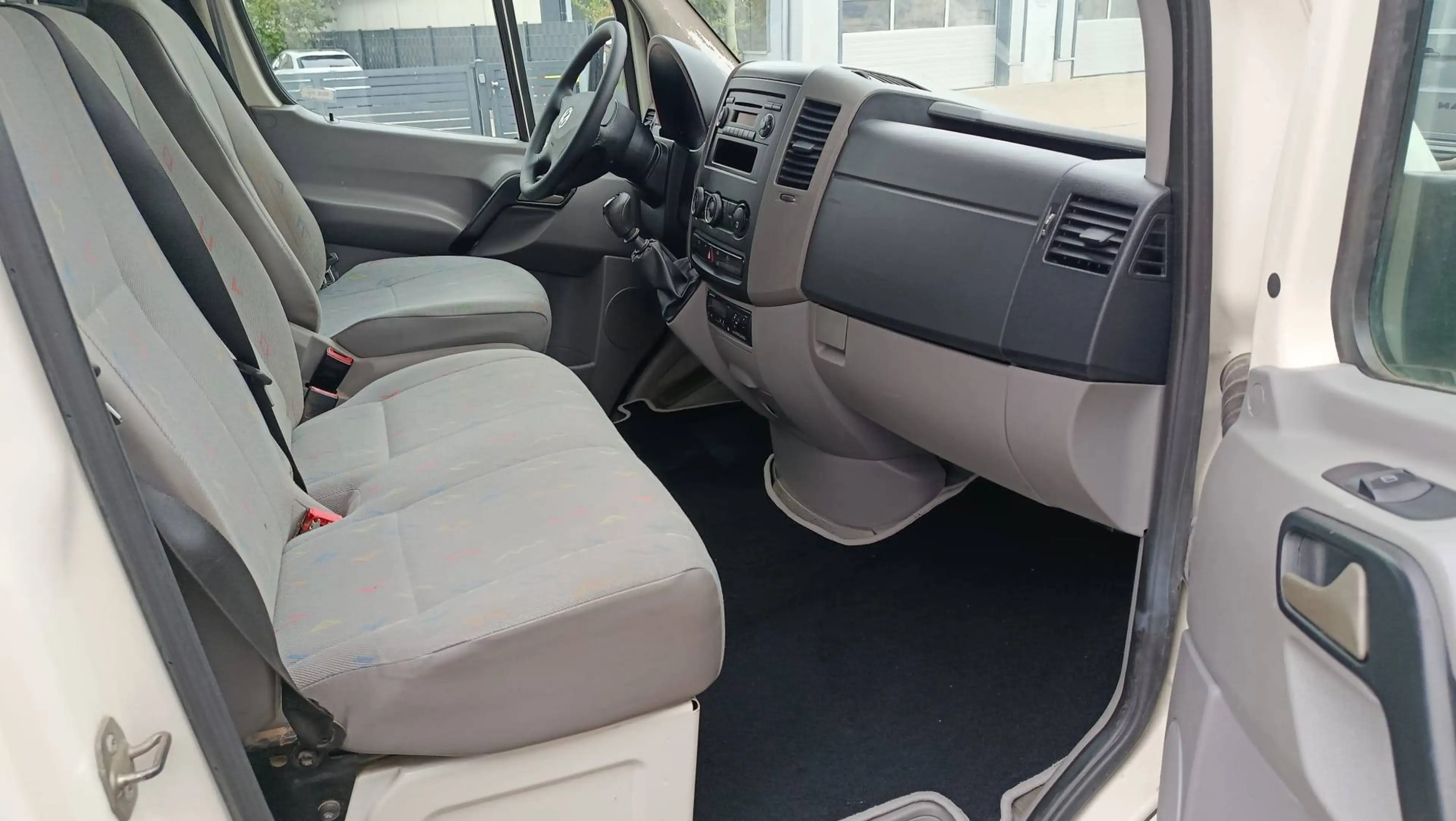 Volkswagen Crafter 35 L2H1 mittel 3 Sitze Klima Mwst TÜV 2028 — photo 8