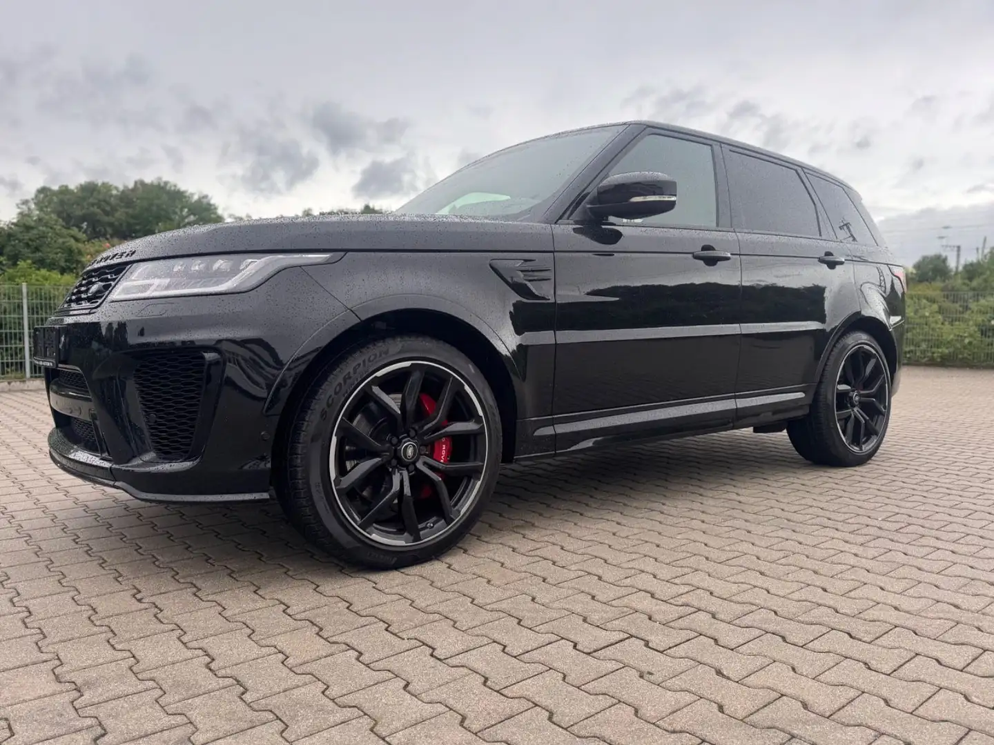 Land Rover Range Rover Sport SVR 5,0 V8 575PS Schwarz - 1