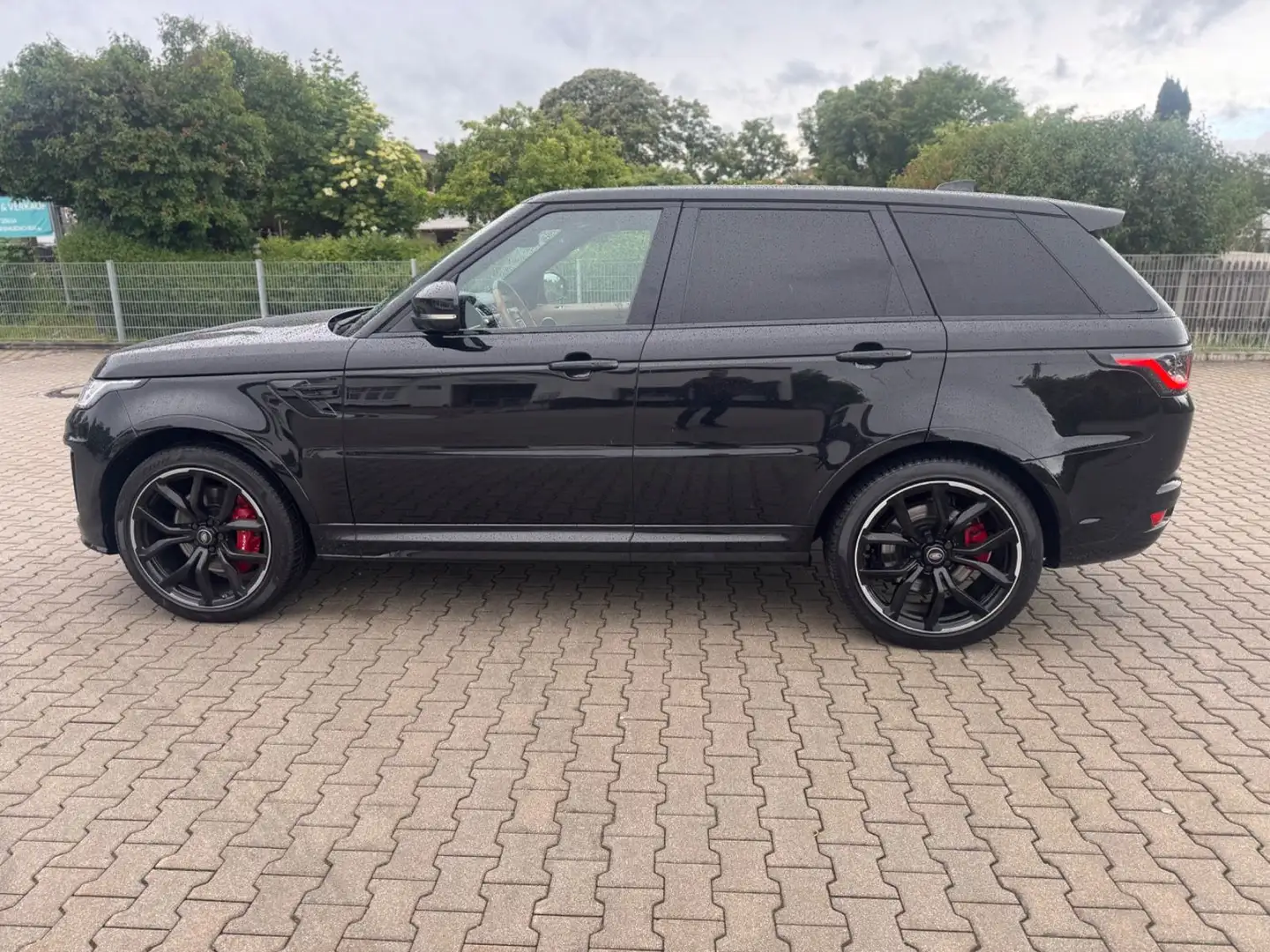 Land Rover Range Rover Sport SVR 5,0 V8 575PS Schwarz - 2