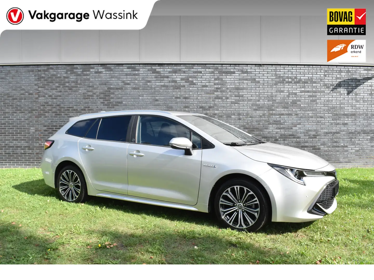 Toyota Corolla Touring Sports 1.8 Hybrid Business Plus Hybride Au Gris - 1