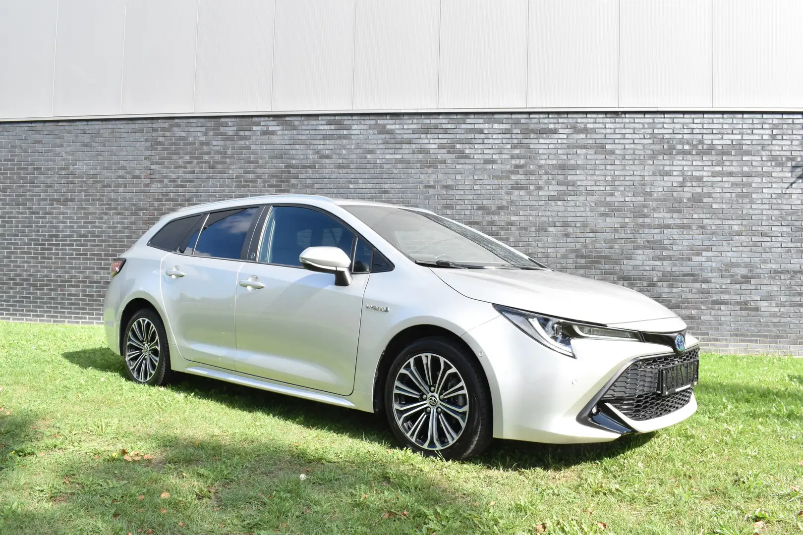 Toyota Corolla Touring Sports 1.8 Hybrid Business Plus Hybride Au Grijs - 2