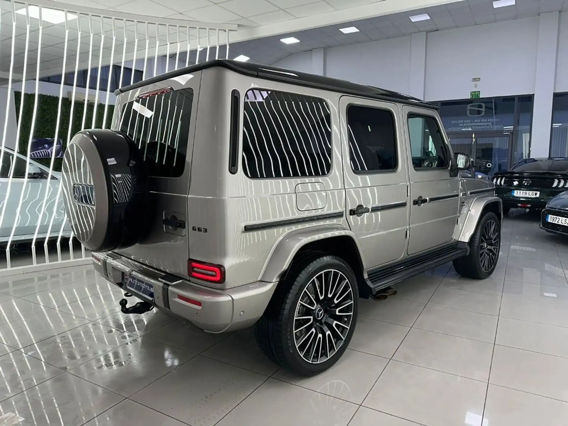 벤츠 G-Class G 63 AMG 2025 회색 사진 4
