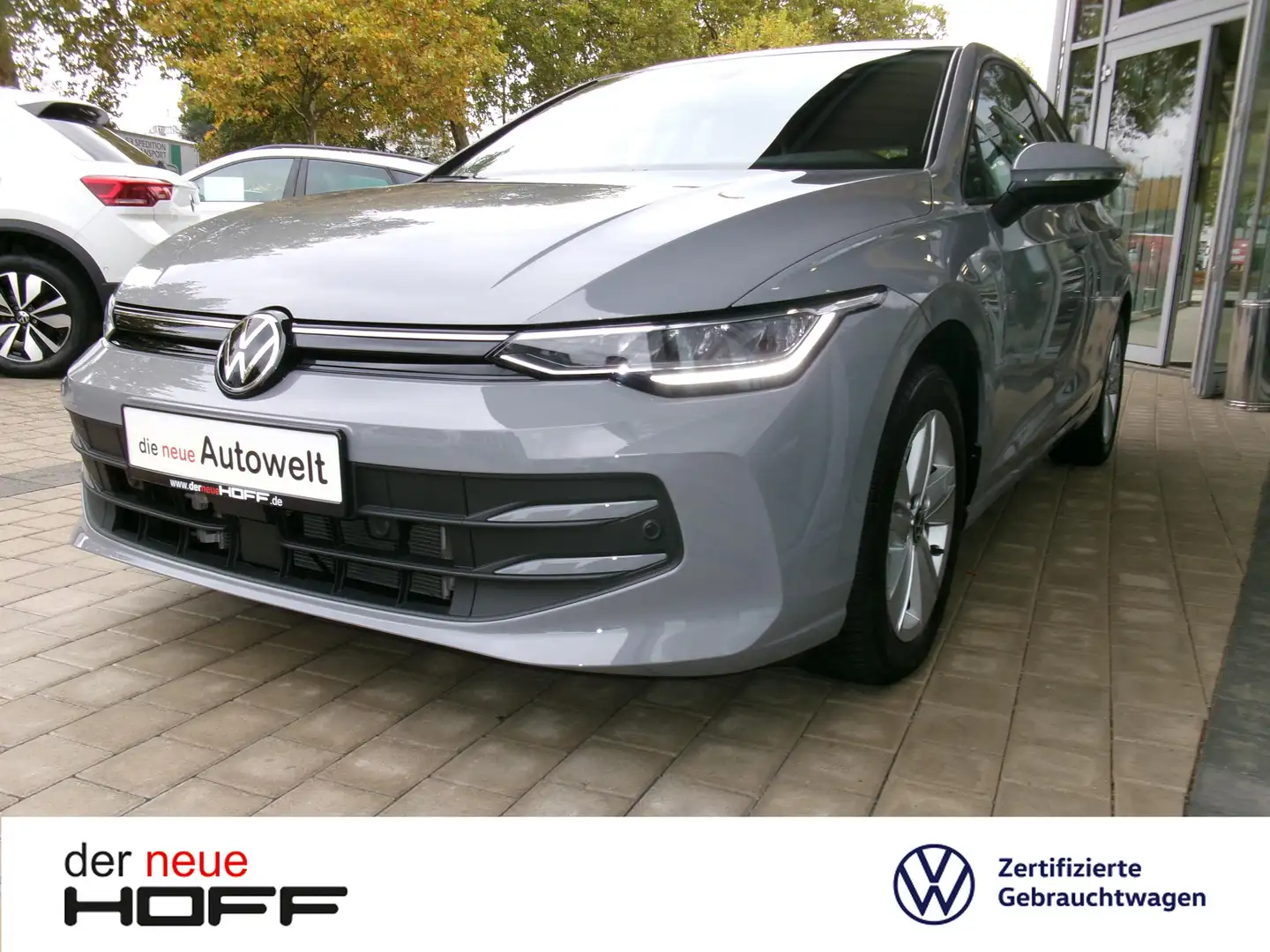 Volkswagen Golf VIII 1.5 eTSI Life DSG Navi ACC Kamera LED SHZ All Grau - 1