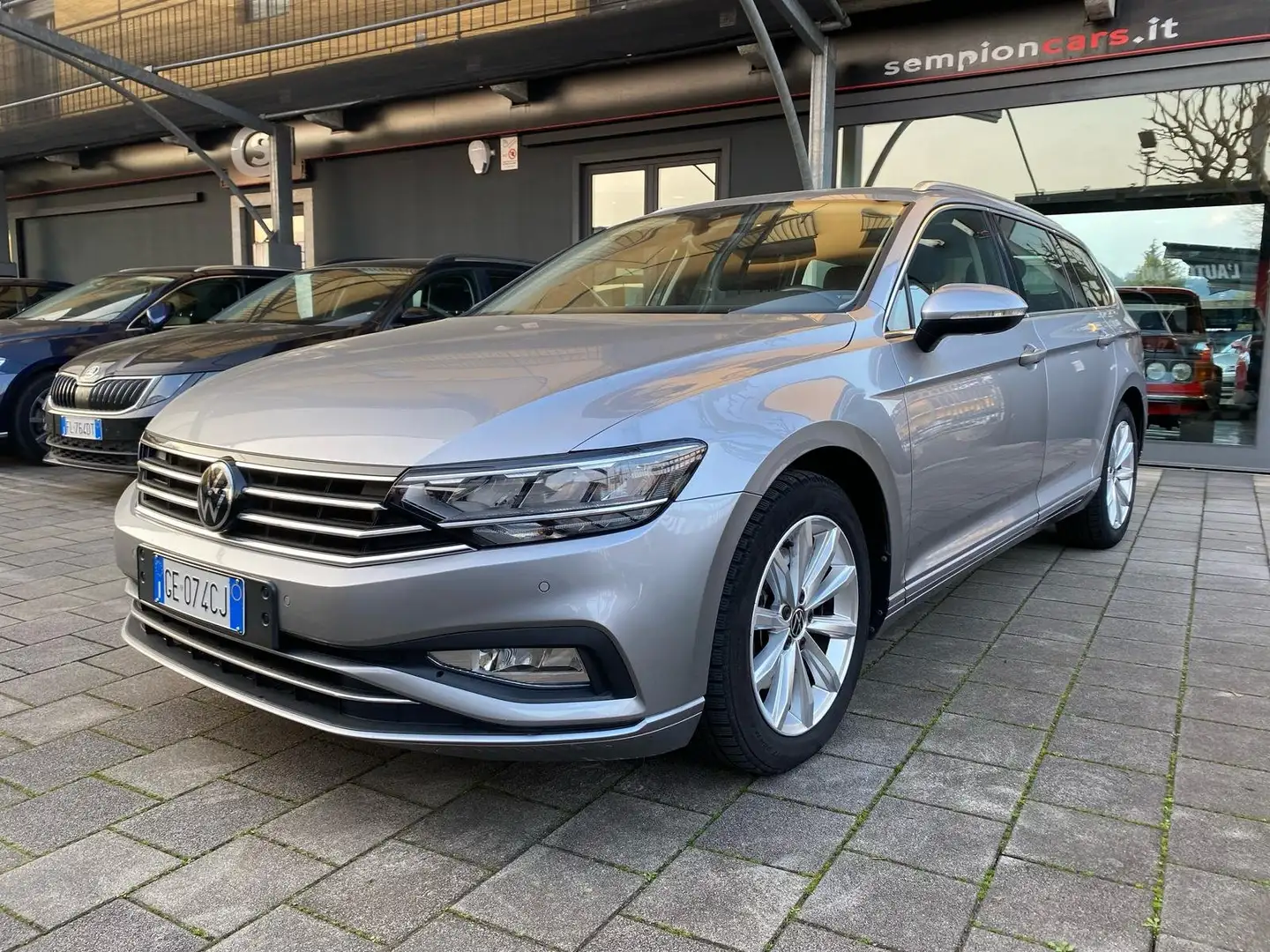 Volkswagen Passat Variant 2.0 tdi Executive 150cv dsg EVO PREZZO REALE Gris - 2
