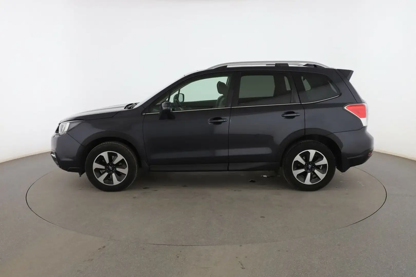 Subaru Forester 2.0 Diesel Executive Plus Gris - 2