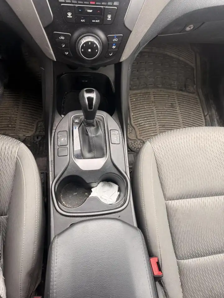 Hyundai SANTA FE снимка Hyundai SANTA FE