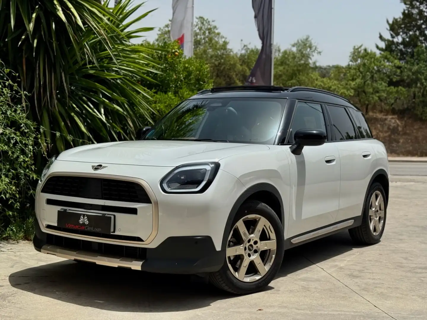 MINI One Countryman C Favoured Fehér - 1