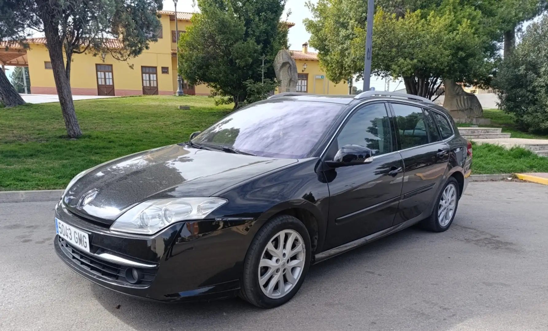 Renault Laguna G.Tour 2.0dCi Dynamique Aut. 150 Negro - 1