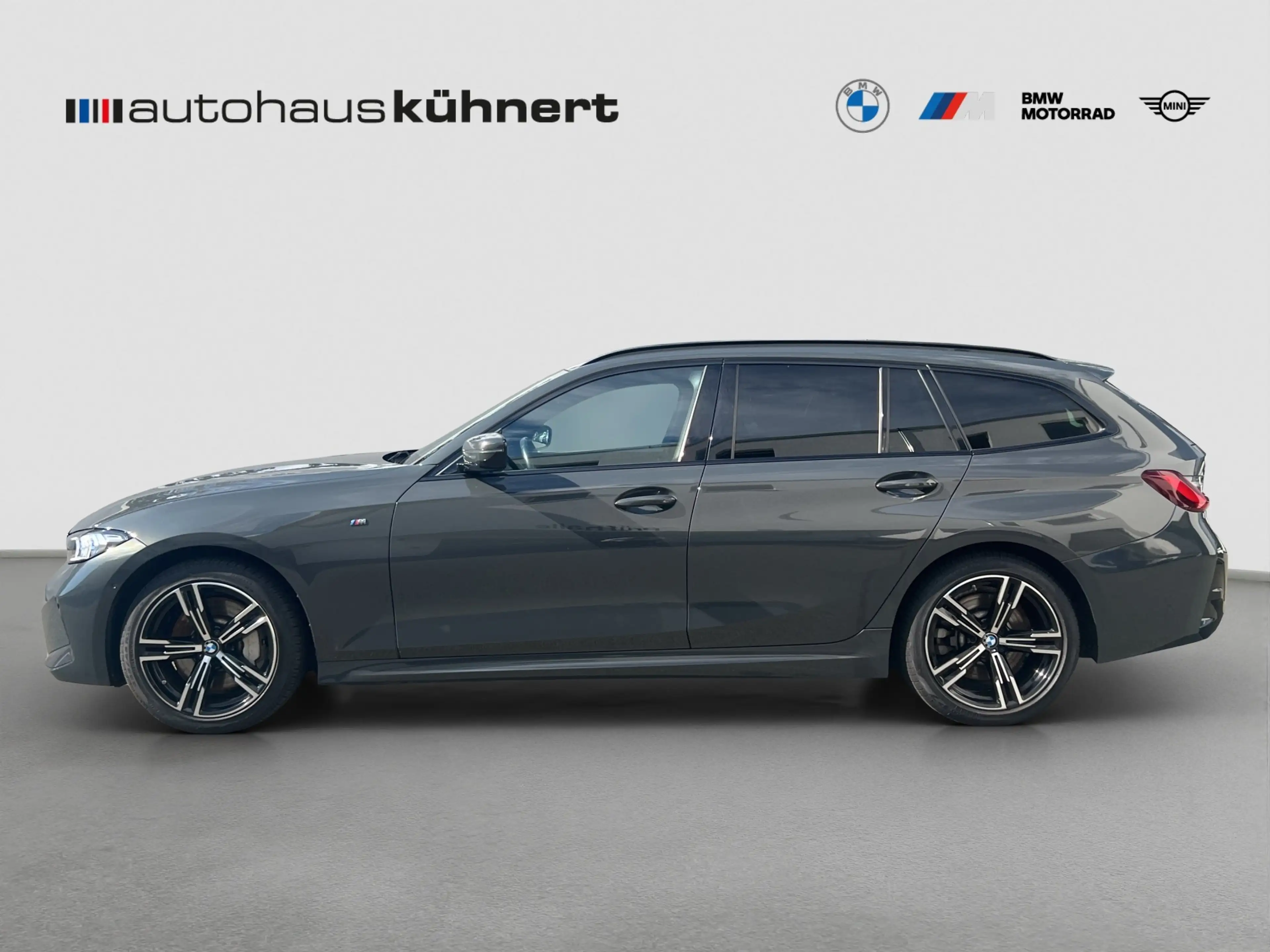 BMW 330 d xDrive Touring M-Sport ACC LED SpurAss AHK — photo 4