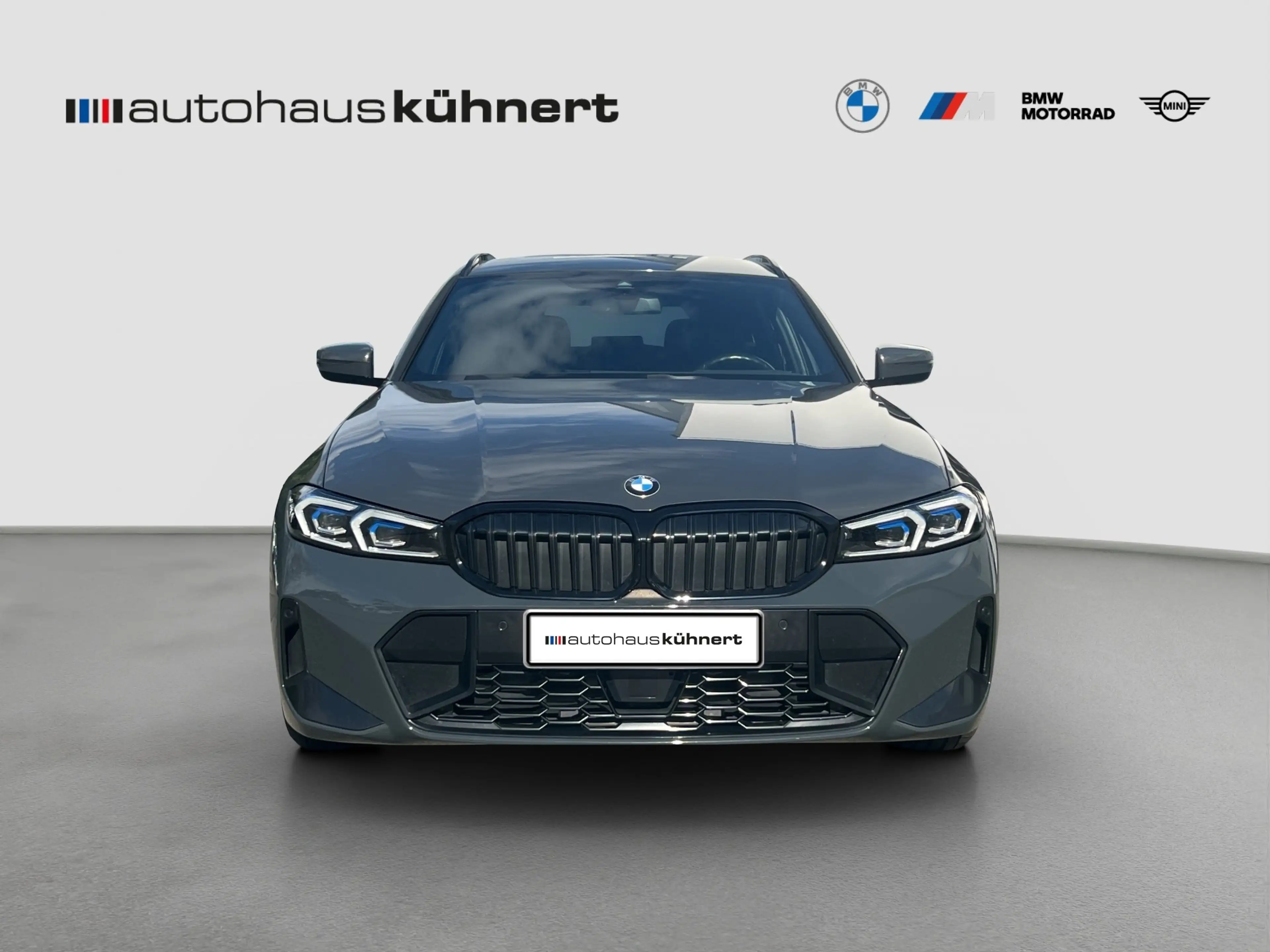 BMW 330 d xDrive Touring M-Sport ACC LED SpurAss AHK — photo 3