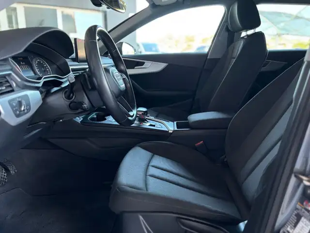 Audi A4 view 13