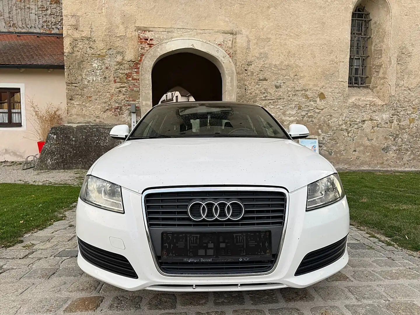 Audi A3 SB Ambiente 1,6 TDI DPF Weiß - 1