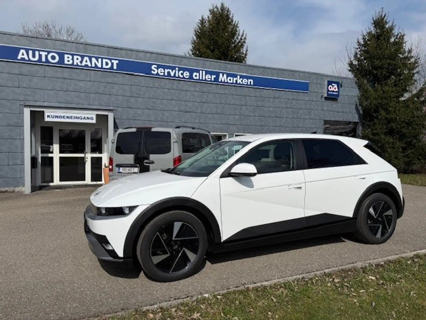 Hyundai IONIQ 5 Elektro 84kWh 2WD GO! Weiß - 1
