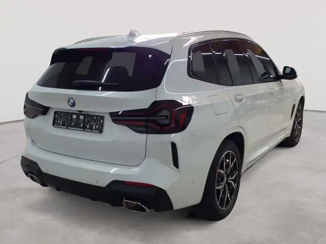 BMW X3 view 4