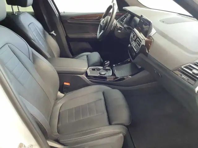 BMW X3 view 8
