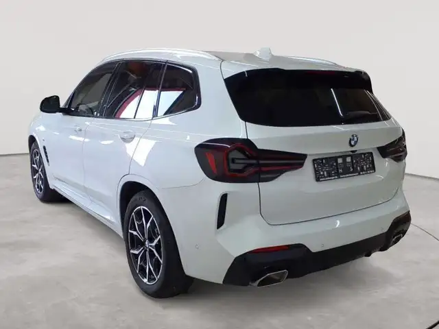 BMW X3 view 5