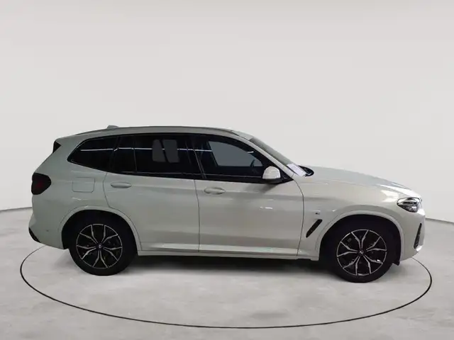 BMW X3 view 3