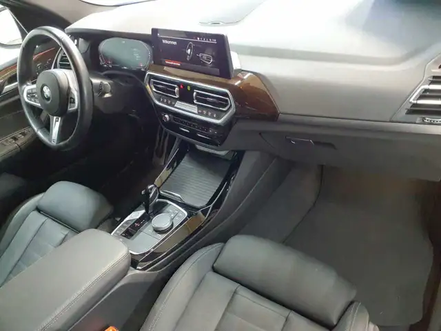 BMW X3 view 9