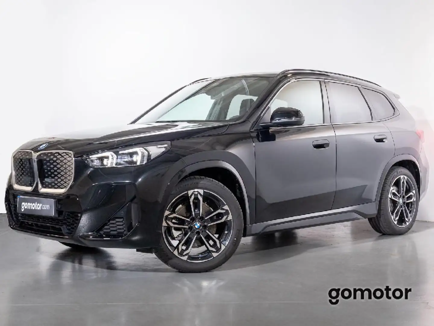 BMW iX1 xDrive30A - 1