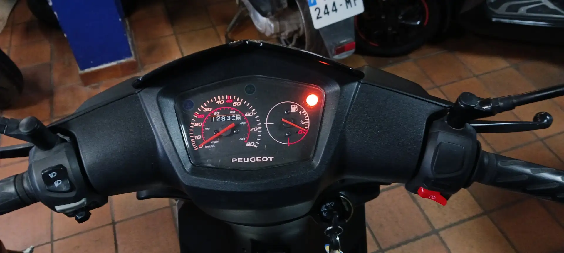 Peugeot Kisbee Gris - 2