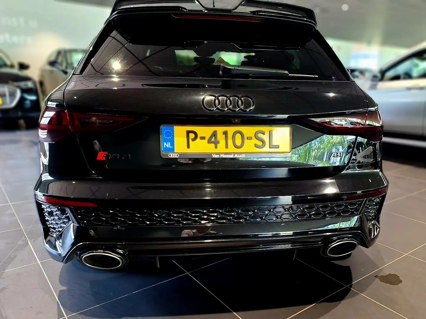 Audi RS3 RS3 2.5 TFSI quatt. Zwart - 2