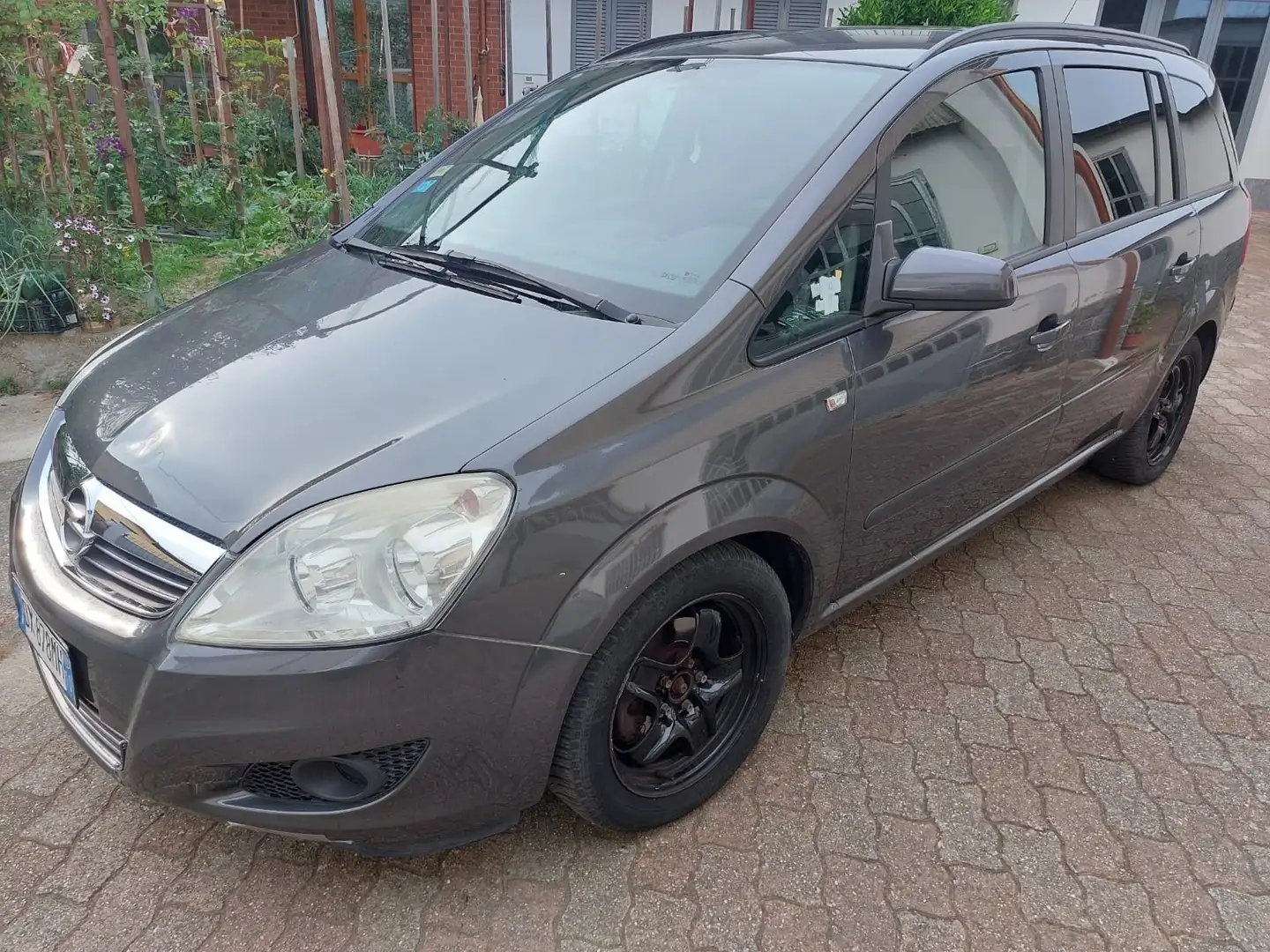 Opel Zafira 1.6 Cosmo 115cv - 1
