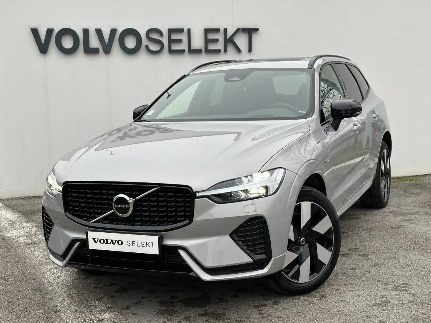 Volvo XC60 T6 Recharge AWD 253 ch + 145 ch Geartronic 8 Ultim Zlatna - 2